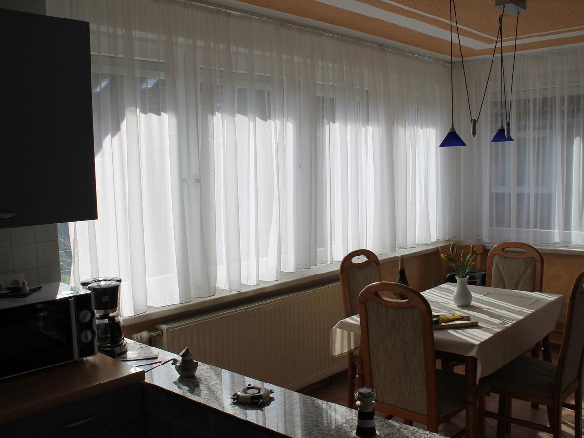 Spacious Bungalow Near Sea In Grundshagen Bagian luar foto